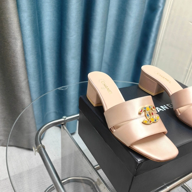 Chxnxl Slippers UrbanStyle 121820