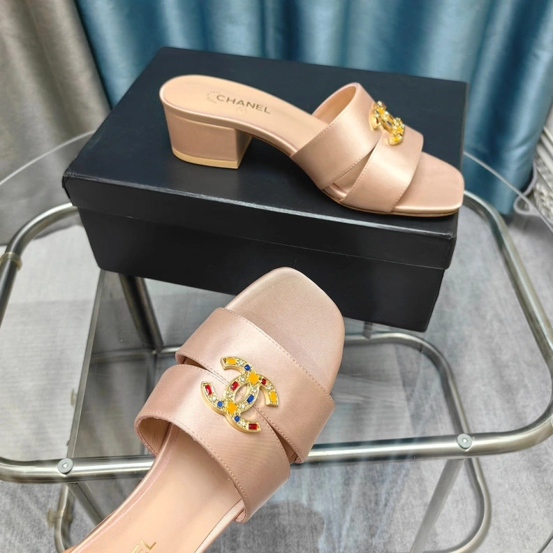 Chxnxl Slippers UrbanStyle 121820