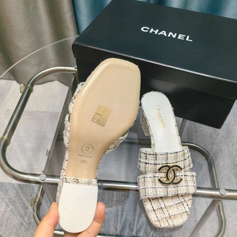 Elegant Chxnxl Slippers 121821