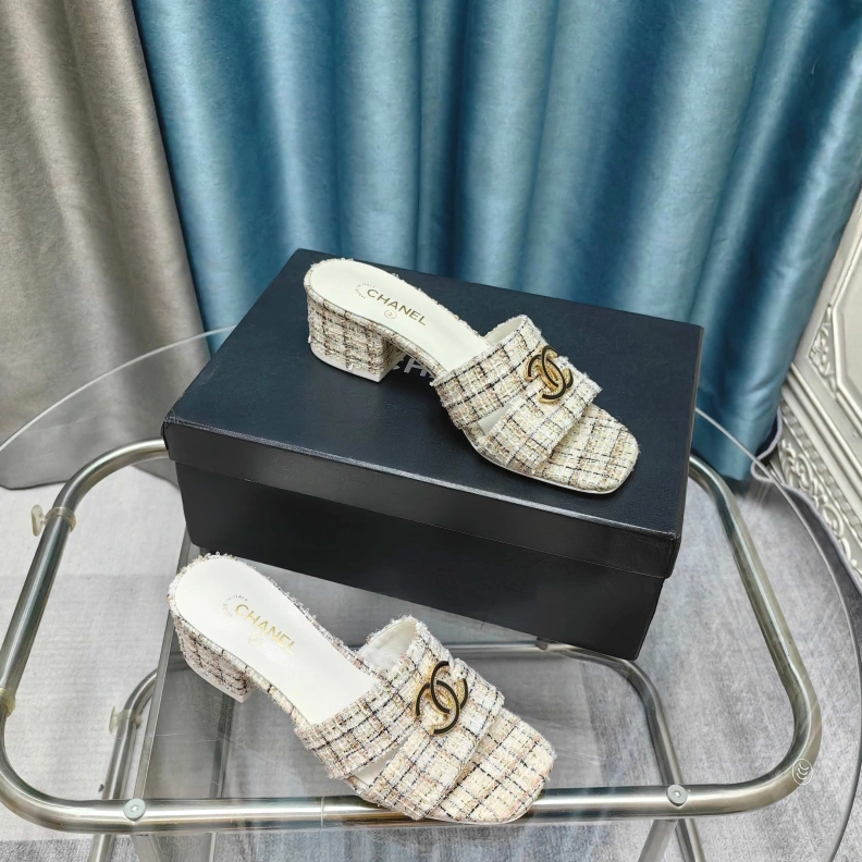 Elegant Chxnxl Slippers 121821