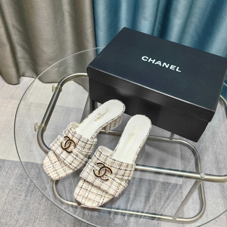 Elegant Chxnxl Slippers 121821