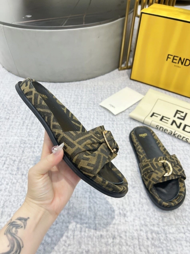 HighQuality Fxndx Slippers 147797
