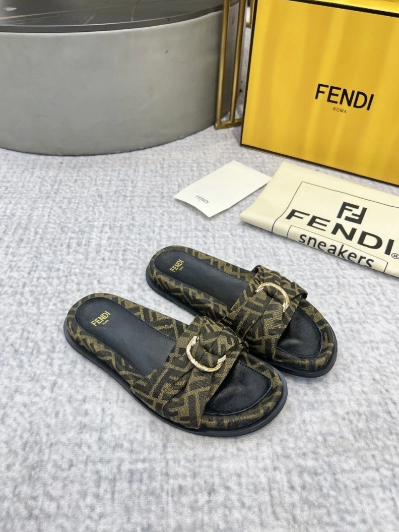 HighQuality Fxndx Slippers 147797
