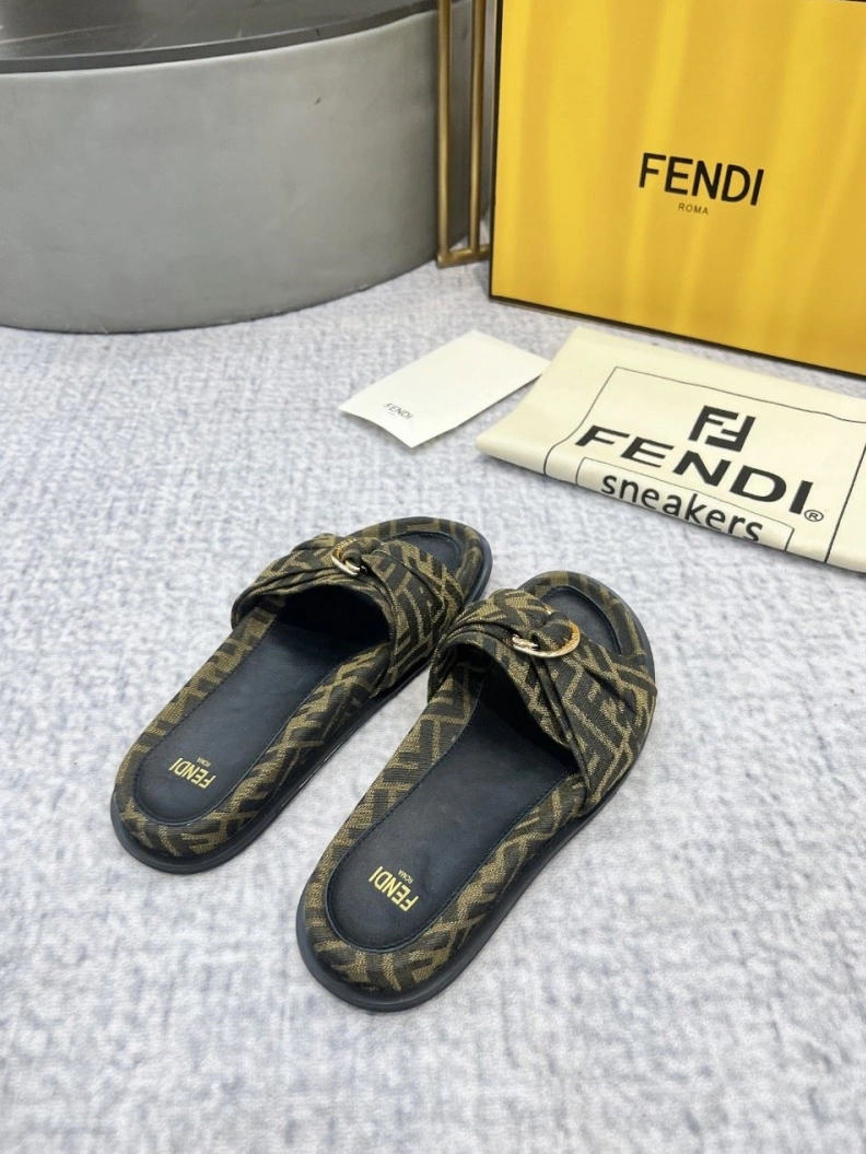 HighQuality Fxndx Slippers 147797