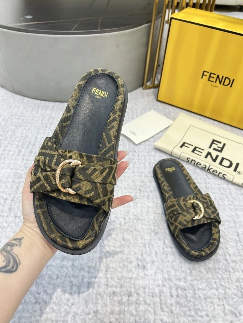 HighQuality Fxndx Slippers 147797