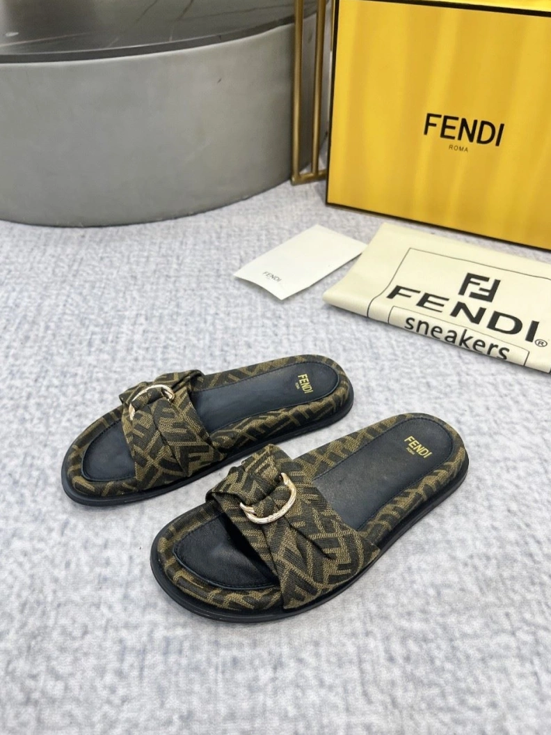HighQuality Fxndx Slippers 147797