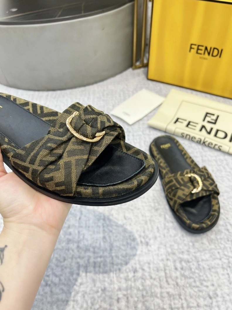 HighQuality Fxndx Slippers 147797