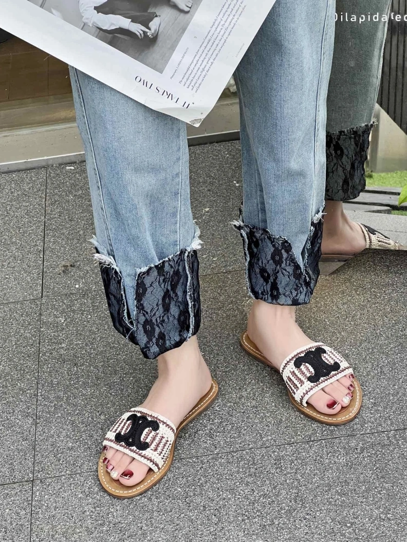 Comfortable Cxlxne Slippers 116186
