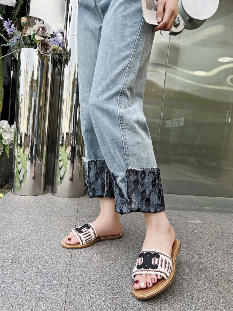 Comfortable Cxlxne Slippers 116186