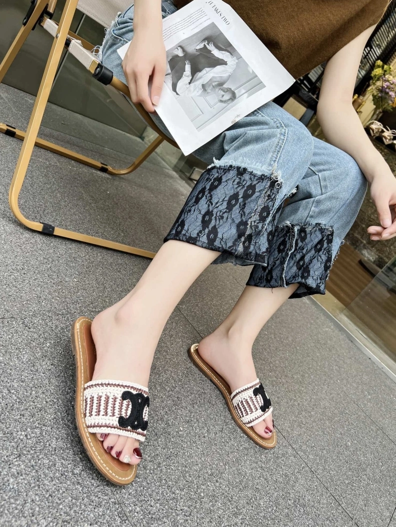 Comfortable Cxlxne Slippers 116186