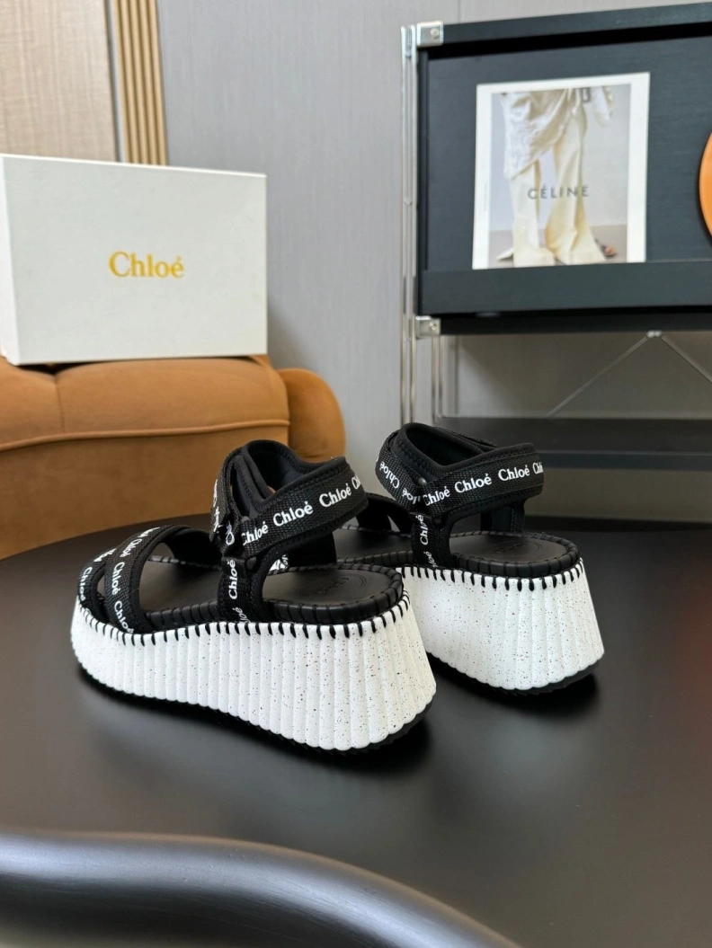 Resilient Chlxx Sandals 133731