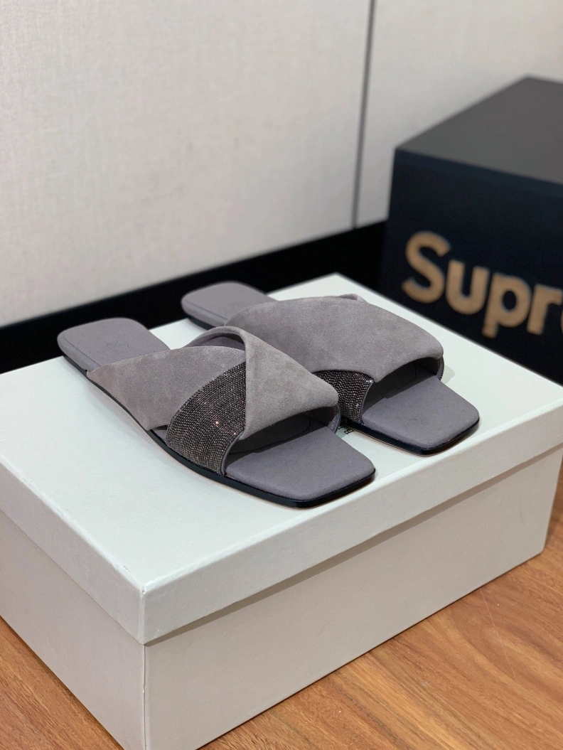 Resilient Othxr Slippers 212851