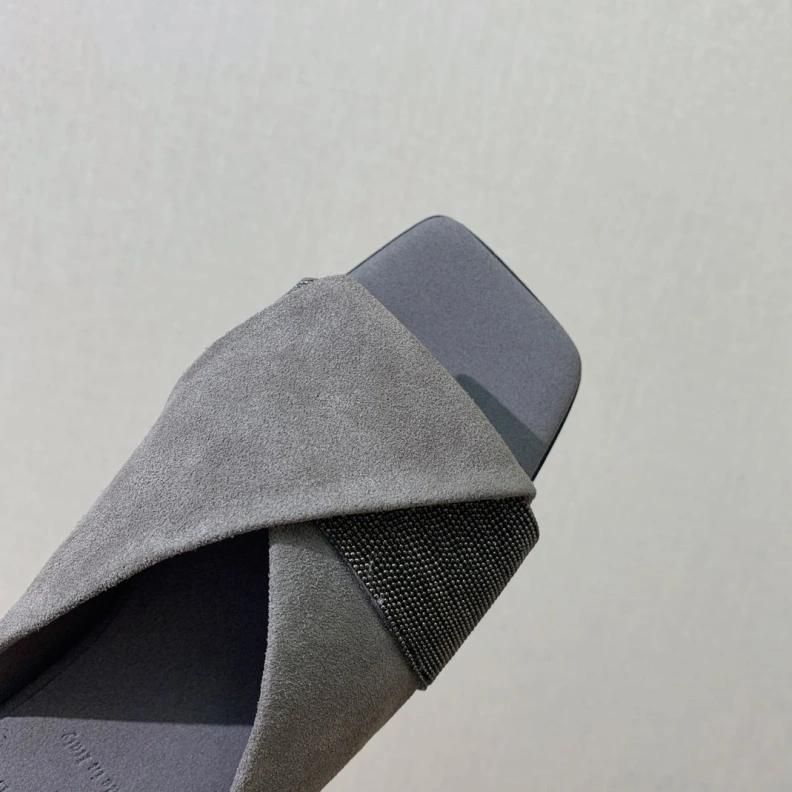 Resilient Othxr Slippers 212851