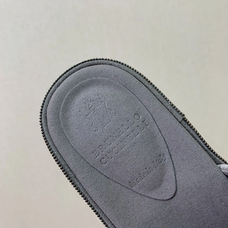 Modern Othxr Slippers 212850