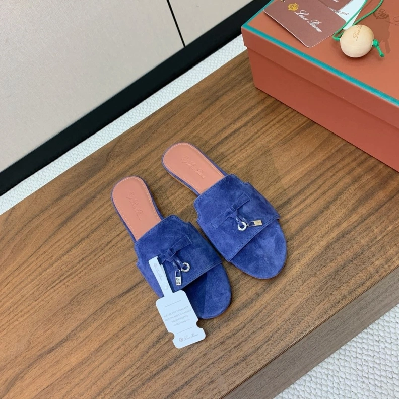 Resilient Othxr Slippers 212837