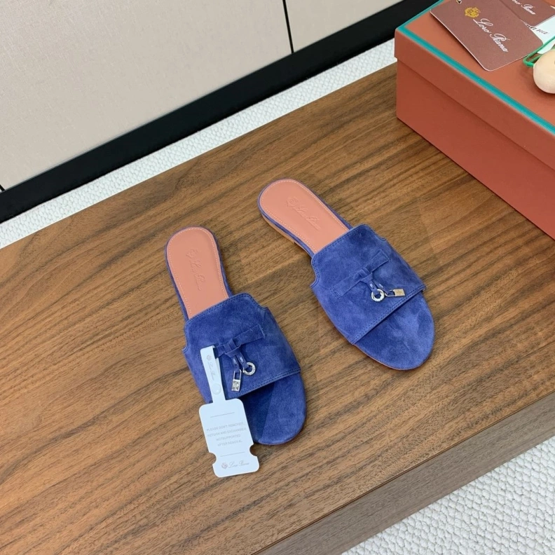 Resilient Othxr Slippers 212837