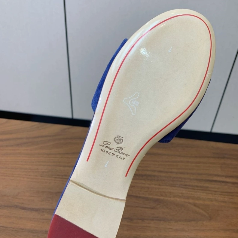 Resilient Othxr Slippers 212837