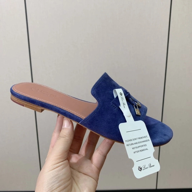 Resilient Othxr Slippers 212837