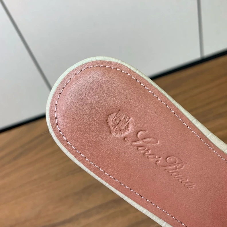 Compact Othxr Slippers 212820
