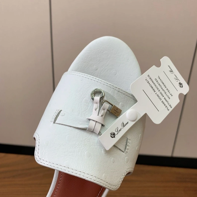 Trendsetting Othxr Slippers 212817
