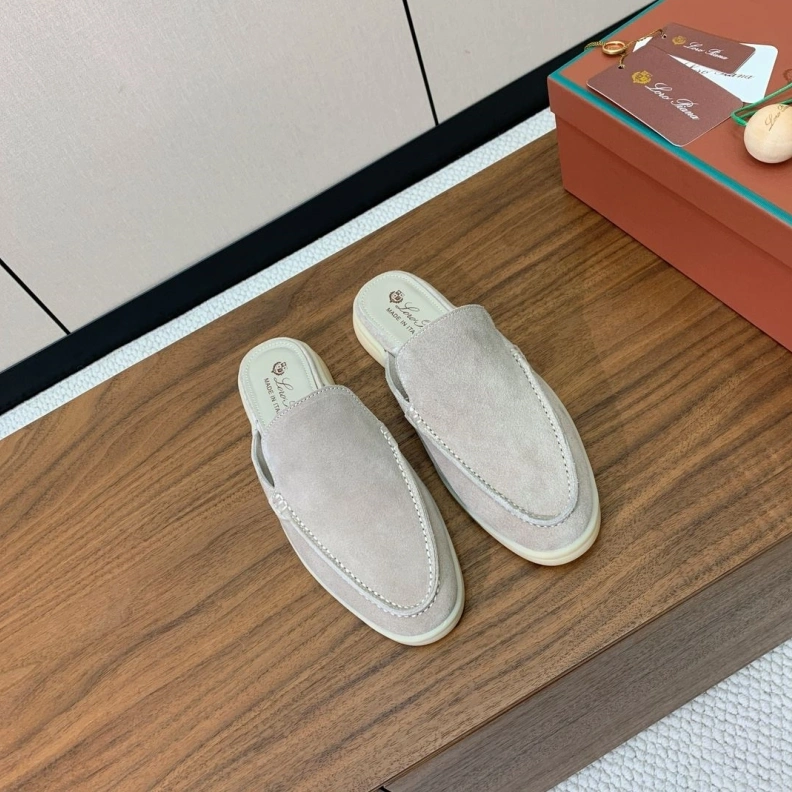 EyeCatching Othxr Slippers 212806