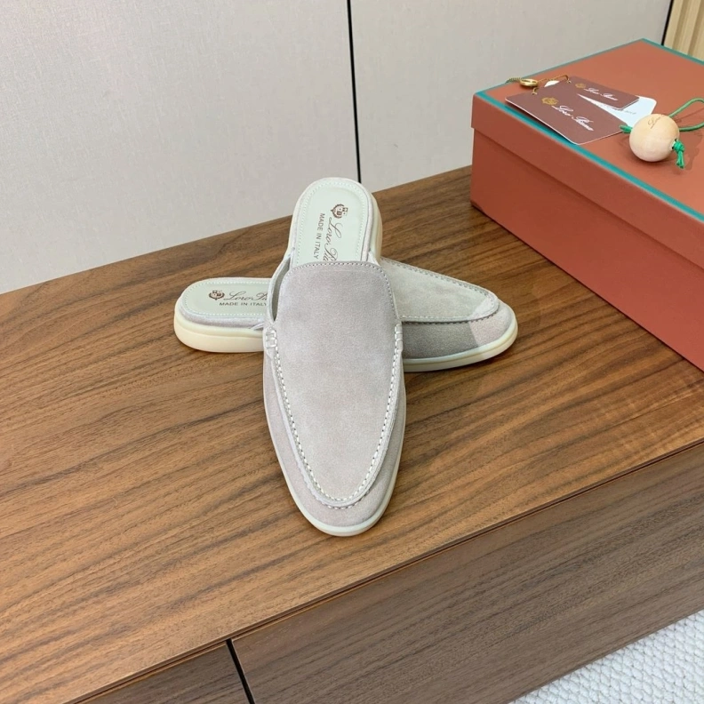 EyeCatching Othxr Slippers 212806