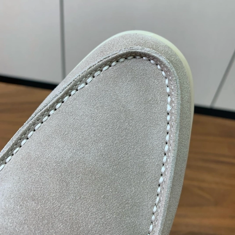 EyeCatching Othxr Slippers 212806