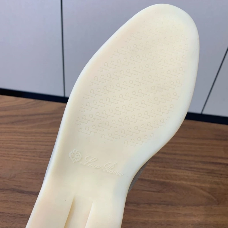 EyeCatching Othxr Slippers 212806
