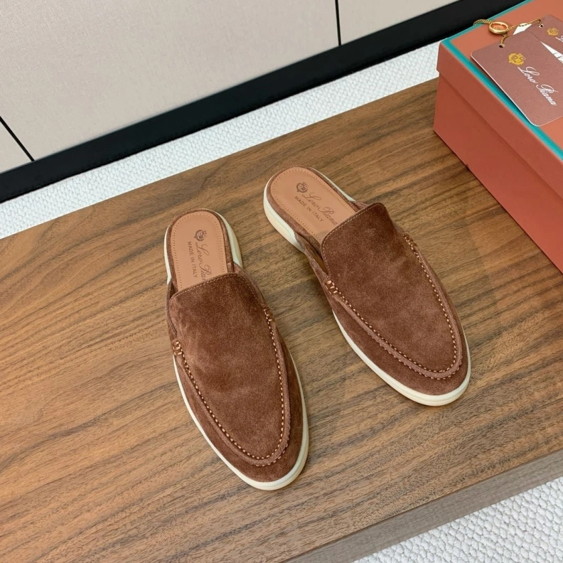 WellDesigned Othxr Slippers 212800