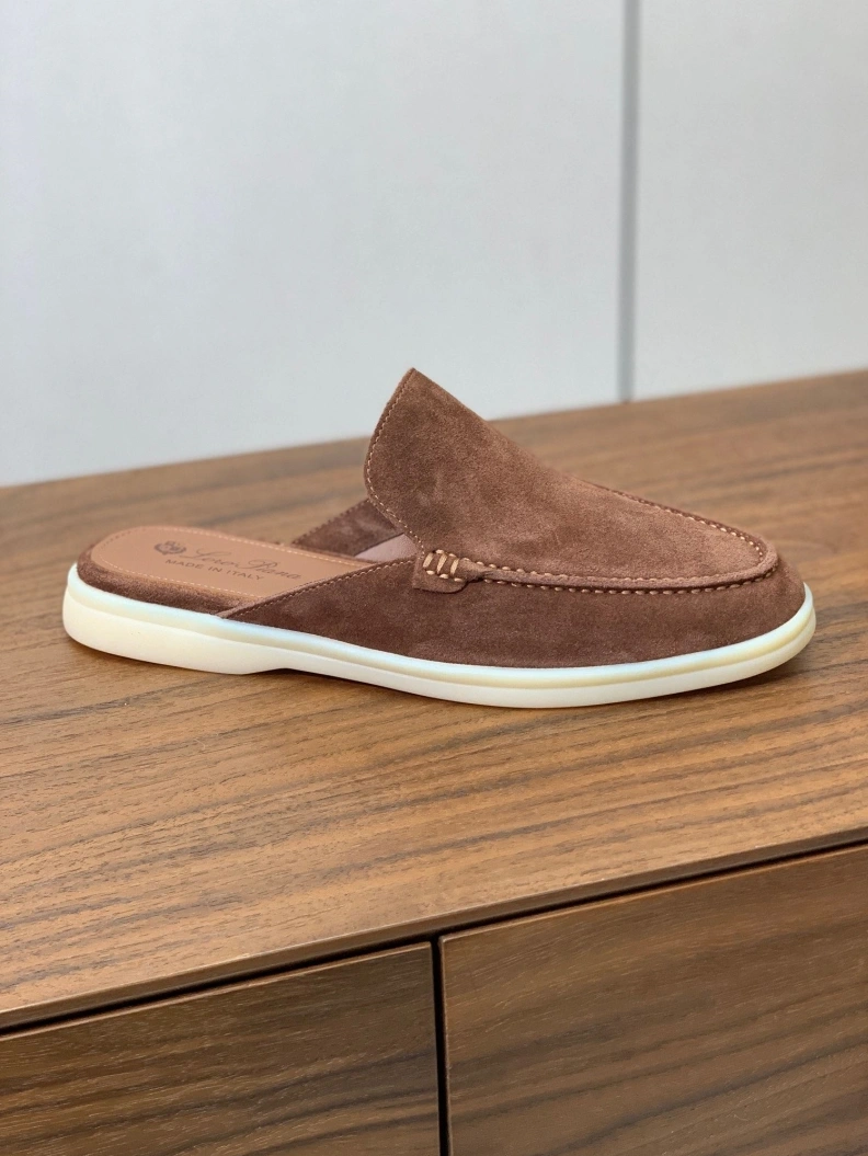 WellDesigned Othxr Slippers 212800