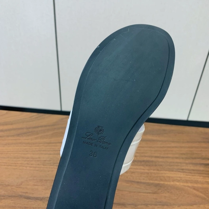 Fashionable Othxr Slippers 212792