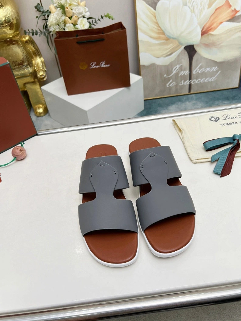 WellDesigned Othxr Slippers 212773