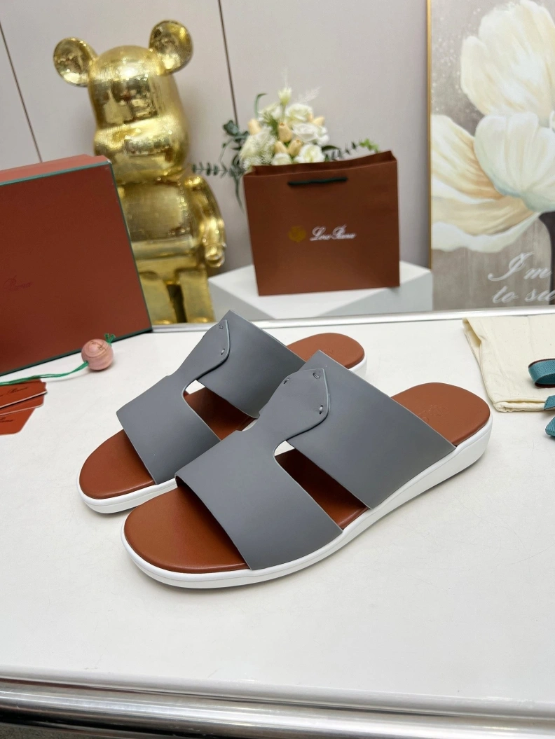 WellDesigned Othxr Slippers 212773