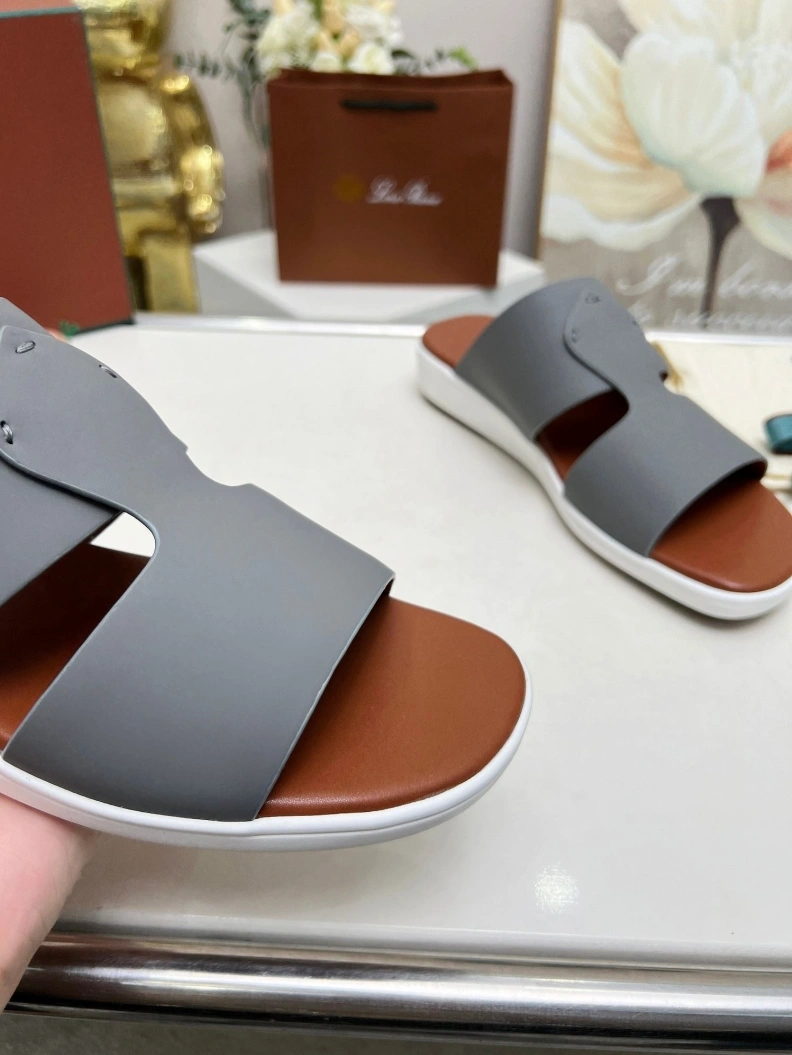 WellDesigned Othxr Slippers 212773