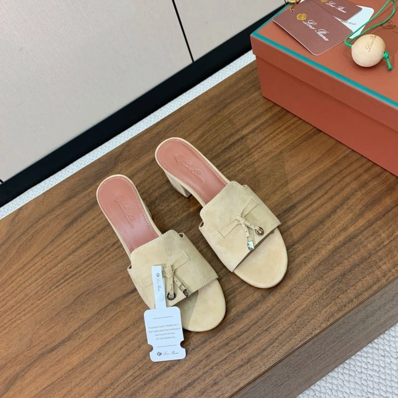 Resilient Othxr Slippers 212741