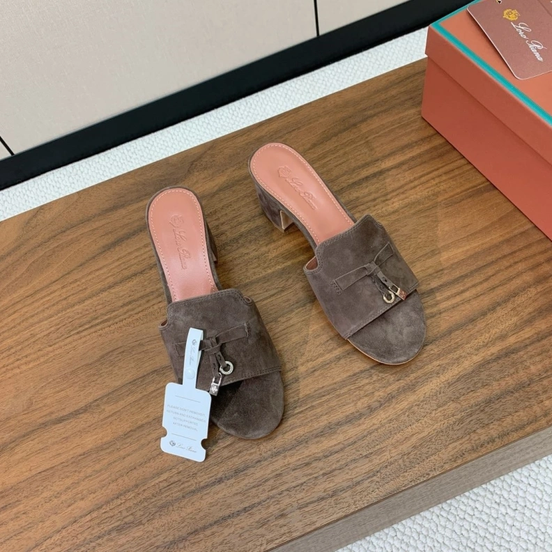 Durable Othxr Slippers 212735