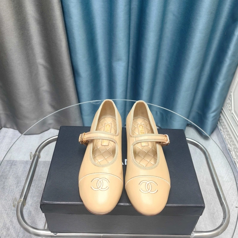 EyeCatching Chxnxl Flat Shoes 122040