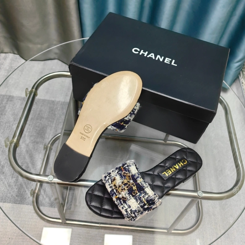 EasyMatch Chxnxl Slippers 121796