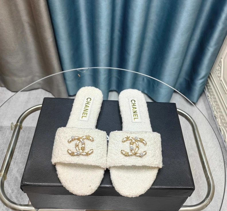 Stylish Chxnxl Slippers 121792