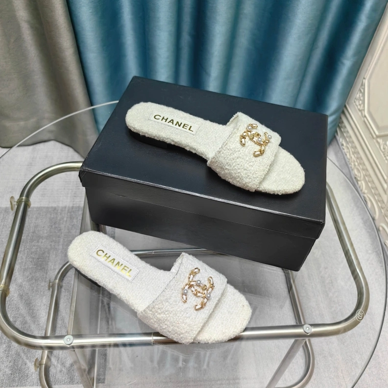 Stylish Chxnxl Slippers 121792