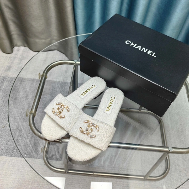 Stylish Chxnxl Slippers 121792