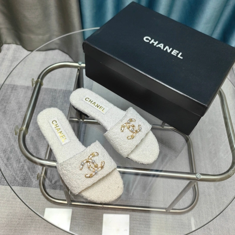 Stylish Chxnxl Slippers 121792