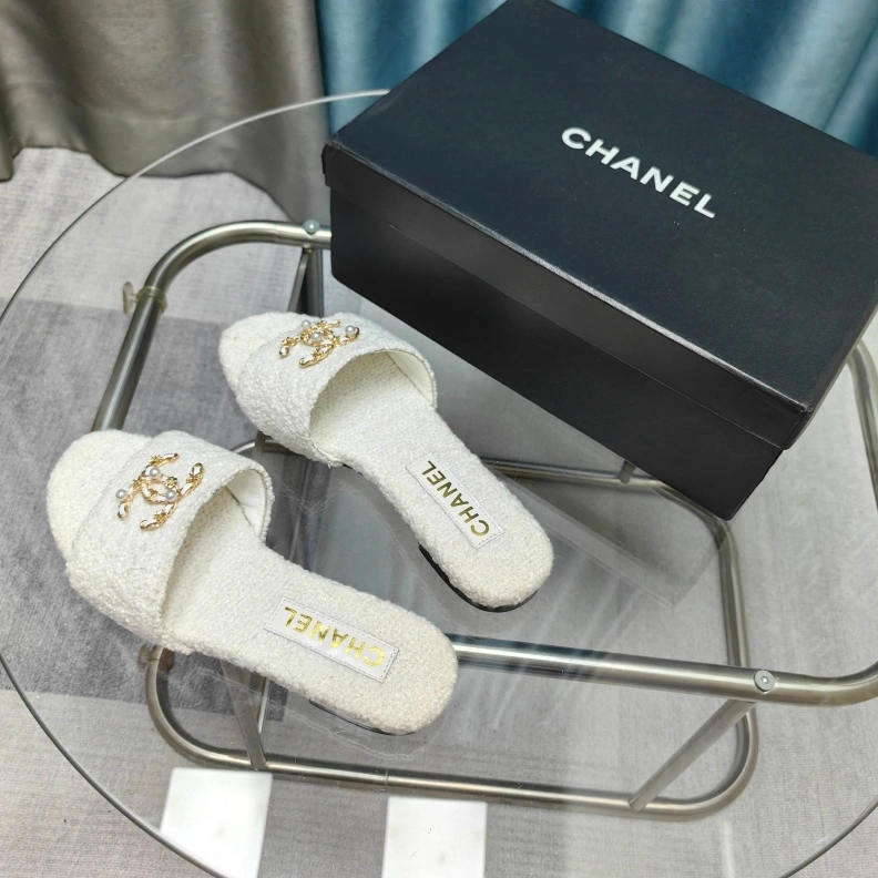 Stylish Chxnxl Slippers 121792