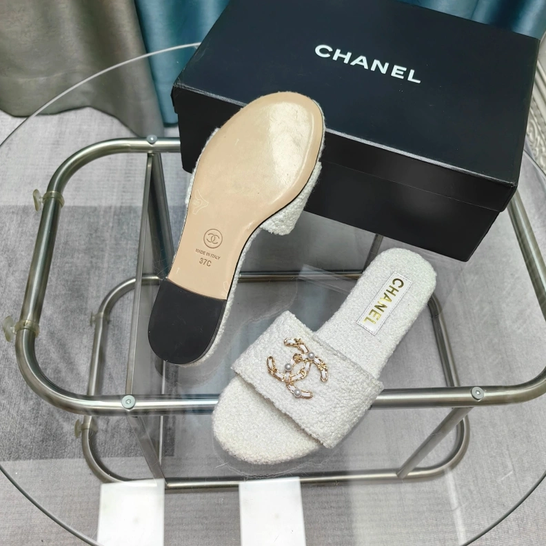 Stylish Chxnxl Slippers 121792