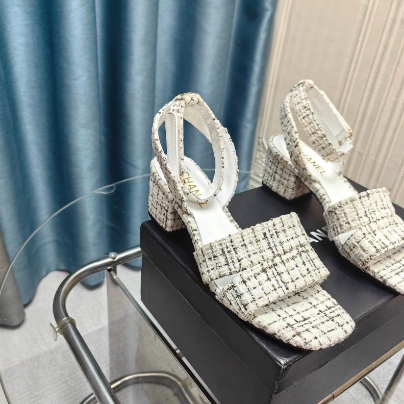 DailyWear Chxnxl Sandals 121905
