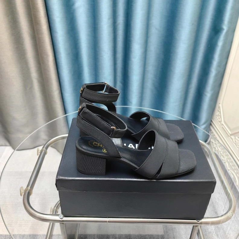 Compact Chxnxl Sandals 121898