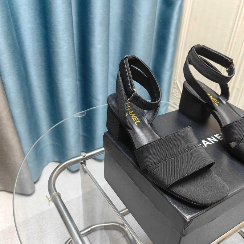 Compact Chxnxl Sandals 121898