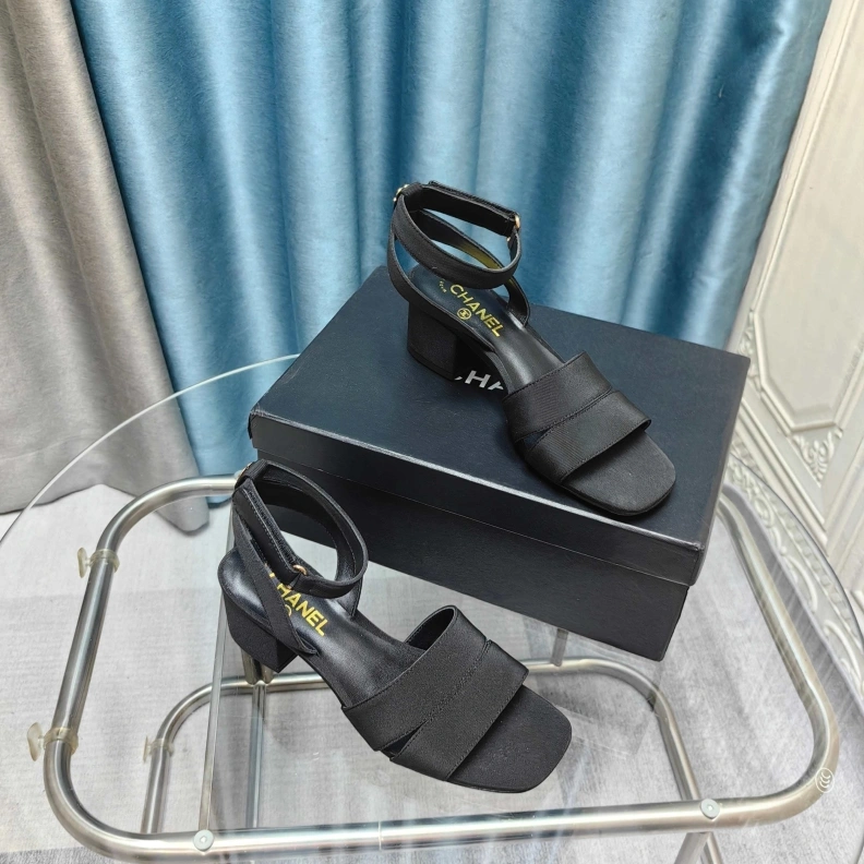 Compact Chxnxl Sandals 121898