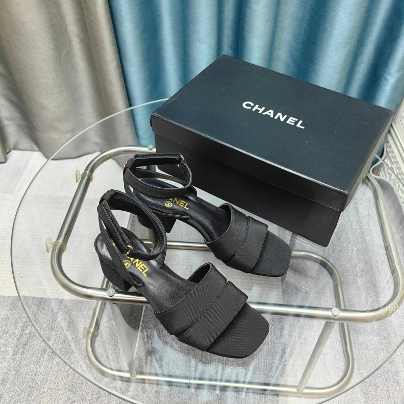 Compact Chxnxl Sandals 121898