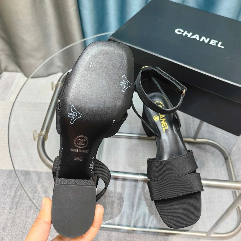 Compact Chxnxl Sandals 121898